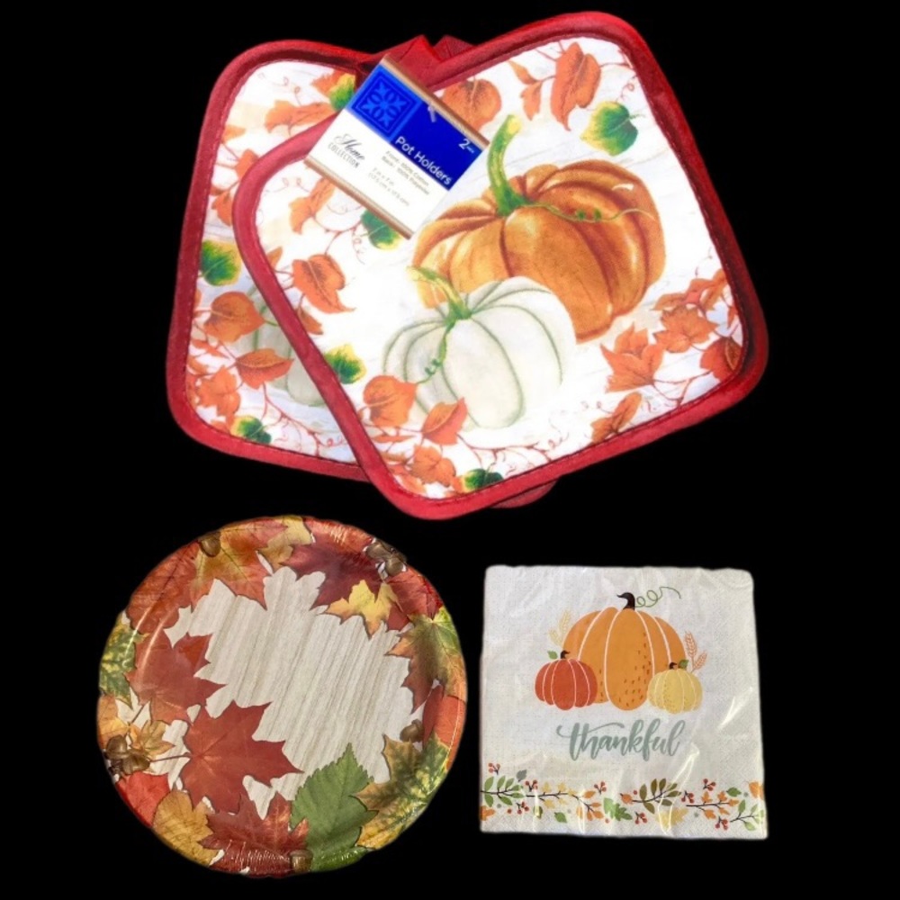 NWT Potholders, Paper Plates, & Paper Napkins Bundle